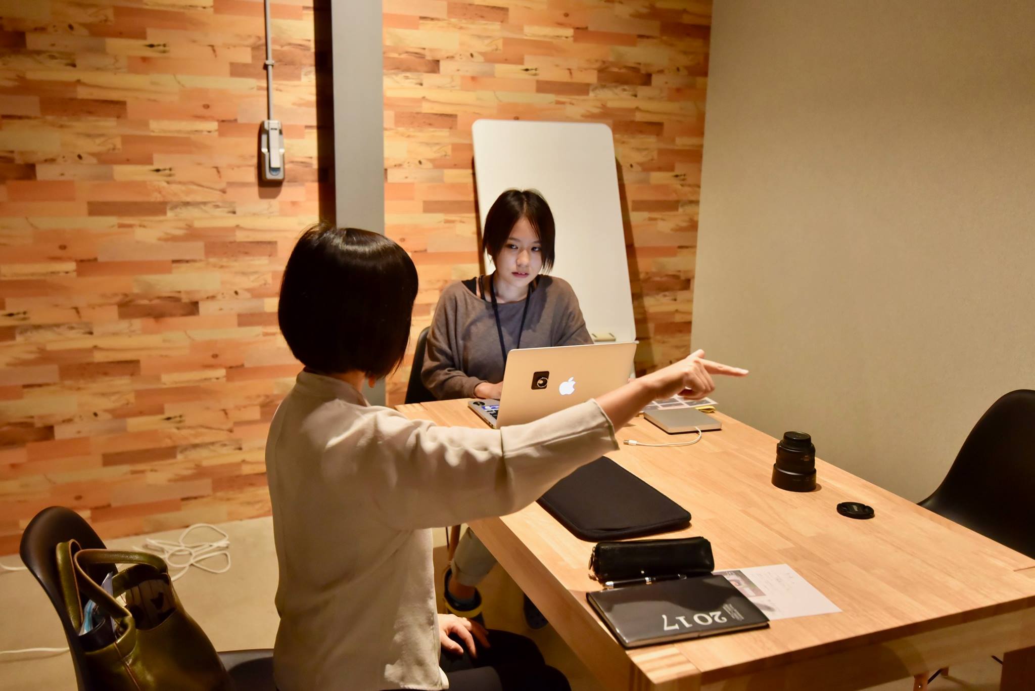 こしぱん、打ち合わせ中